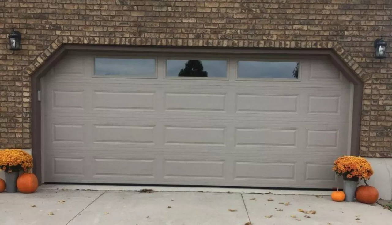 Homeowners projects made by Peninsula Overhead Doors - Classic Mix, Claystone