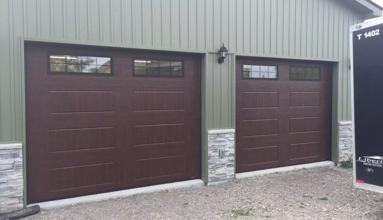 Homeowners projects made by Peninsula Overhead Doors - North Hatley LP